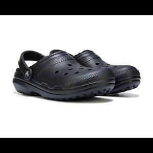 Crocs Fuzzy Lined Black Shoes size 8